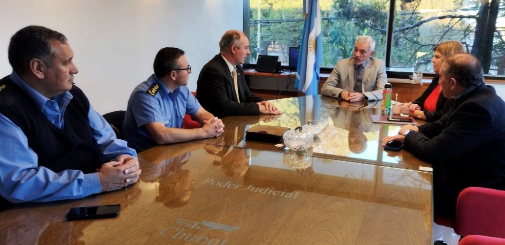 Castro presentó las nuevas autoridades policiales a los magistrados del Superior Tribunal de Justicia