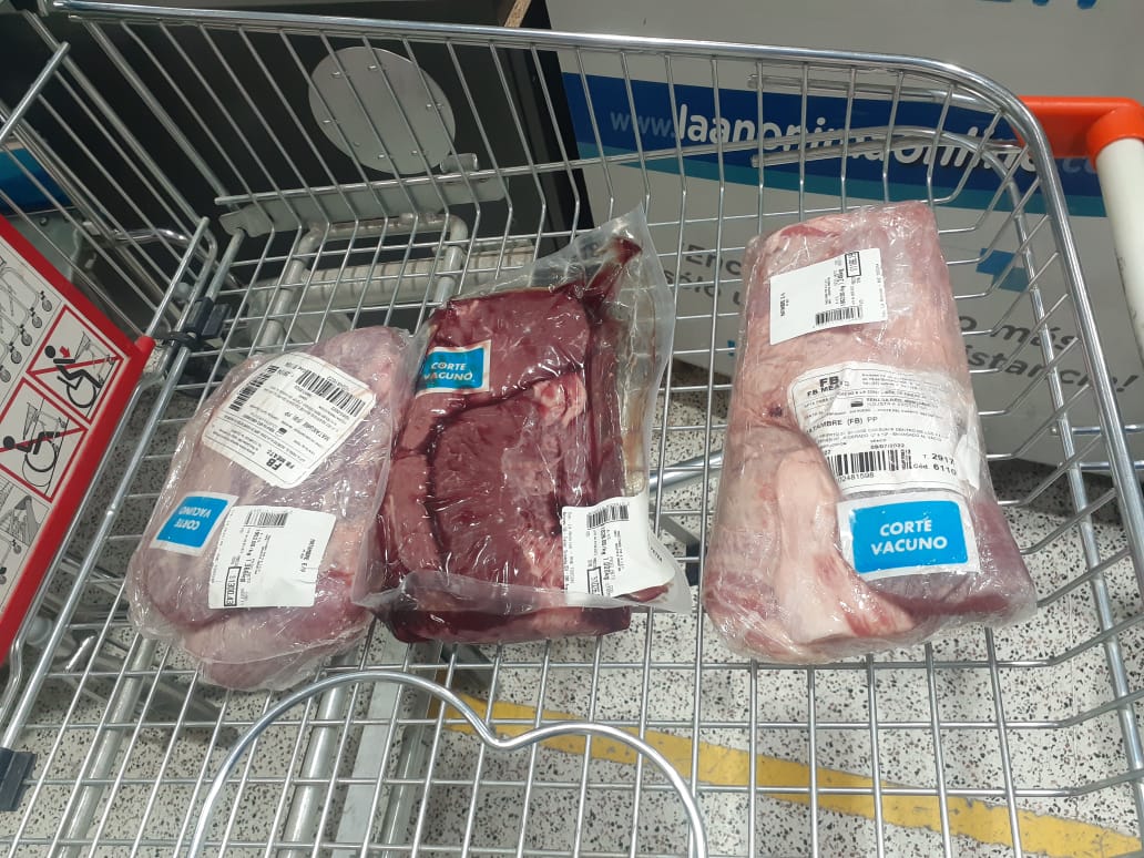 Quisieron llevarse productos sin pagar de un supermercado de Trelew, fiscalía los dejó libres y serán imputados por hurto tentado