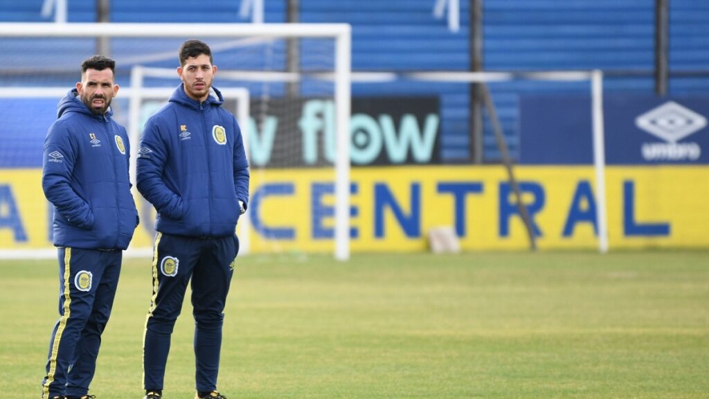 A menos de 24 horas de haber asumido como DT en Rosario Central, Carlos Tevez ya tiene su primer problema