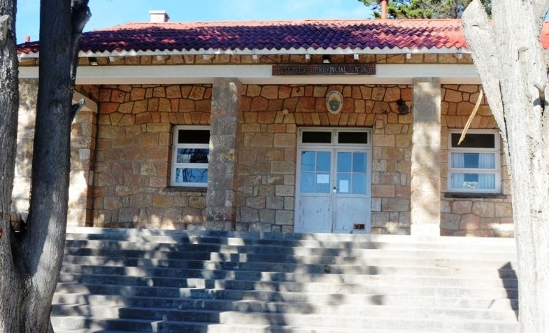 Provincia desmintió la explosión de la caldera en la Escuela N° 16 de Camarones