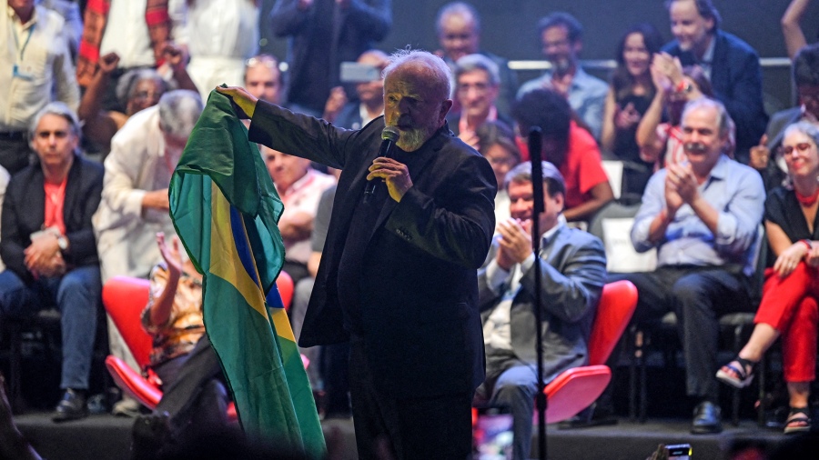 Una encuesta lo da como ganador a Lula Da Silva en primera vuelta