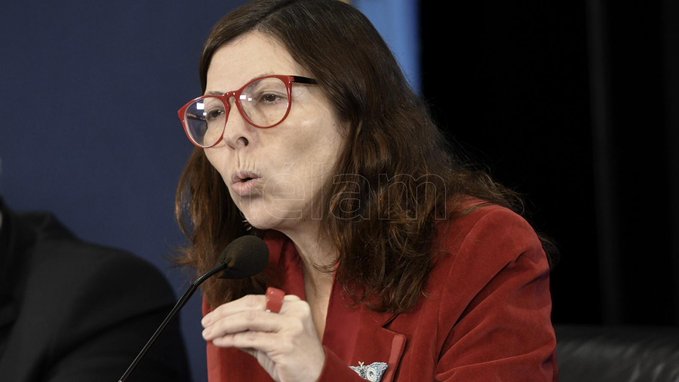 Batakis aseguró que “no se defaulteará la deuda en pesos y mantendremos las metas asumidas con el FMI”