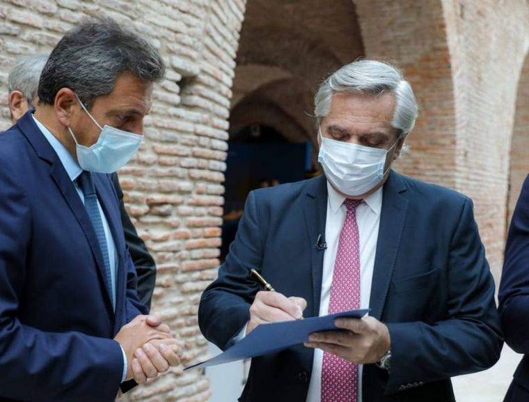 Domingo clave: Alberto Fernández está reunido en Olivos con Massa para delinear cambios en el gabinete tras la salida de Guzmán