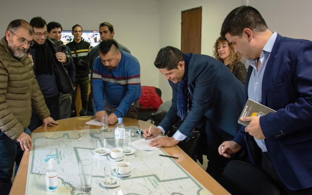 Provincia acordó aumento salarial con trabajadores de la ex Ley 1987: El ítem de Zona será del 31,7% con los haberes de julio y habrá suba en haberes menores a $ 100.000