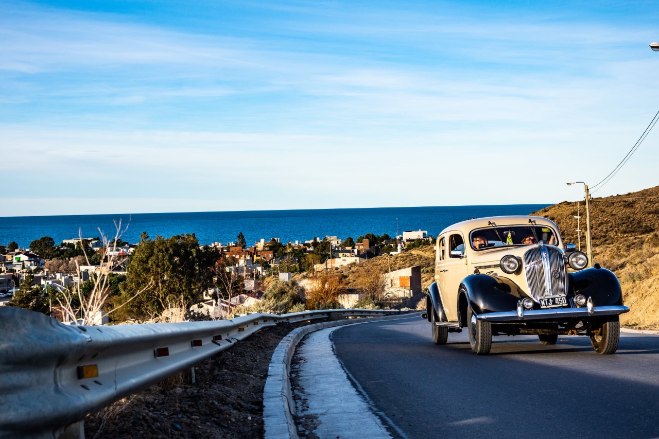 Reliquia sobre cuatro ruedas: Este domingo desfilarán autos clásicos por las calles de Rada Tilly