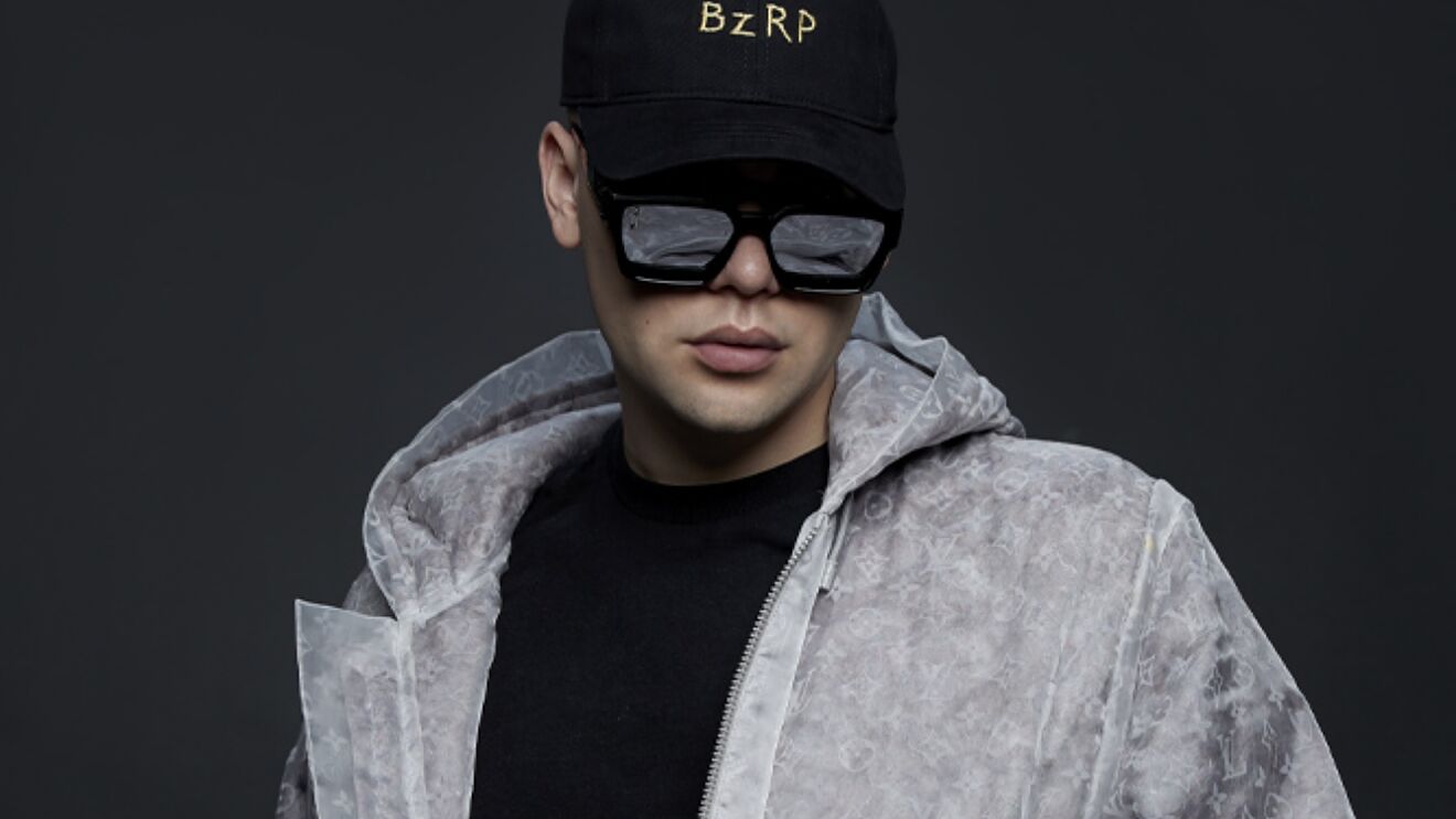 Bizarrap intervino una hamburguesería para confirmar su nueva Session con Quevedo