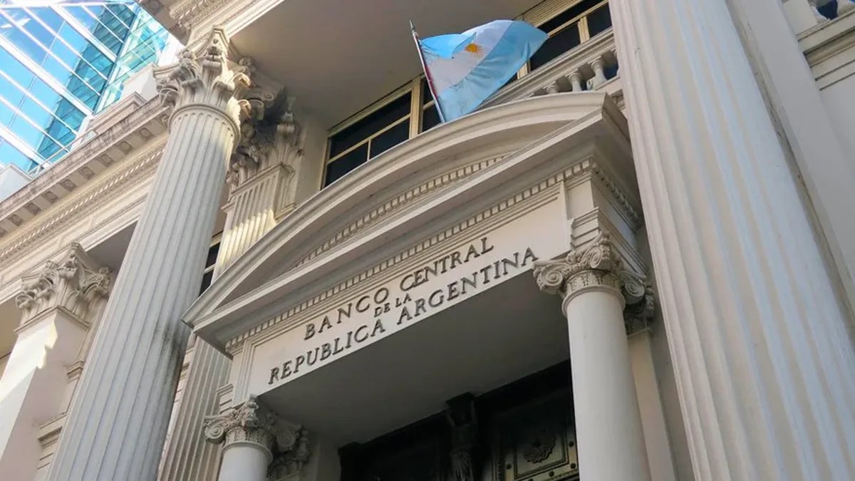 El Banco Central subió 800 puntos básicos la tasa de política monetaria con el objetivo de desacelerar la inflación