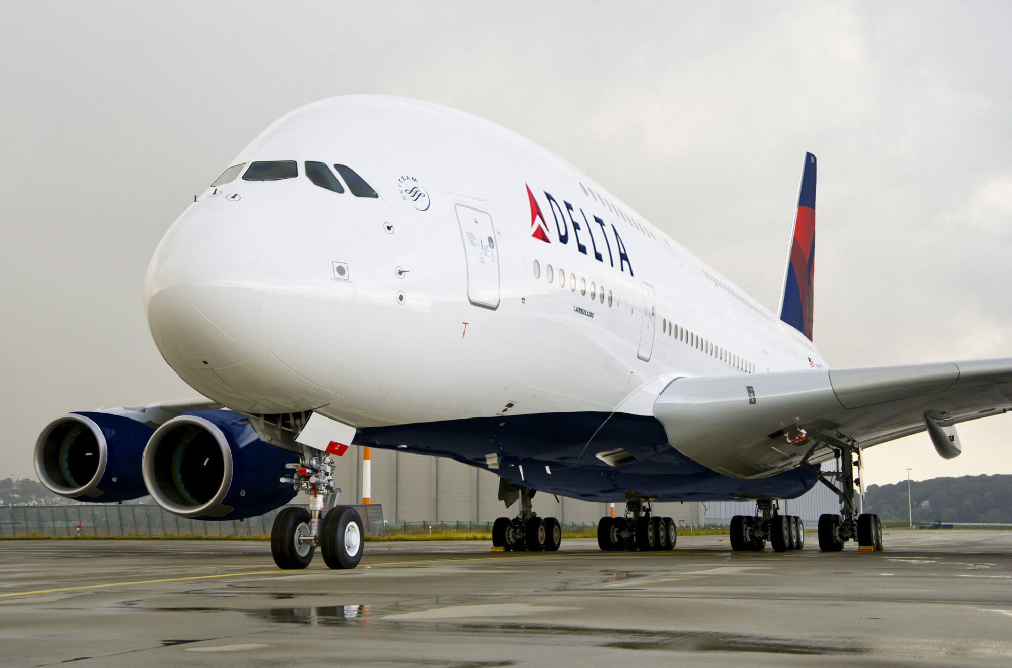 Insólito: Una aerolínea sobrevendió un vuelo y le dio U$S 10.000 a cada pasajero que quedó en tierra