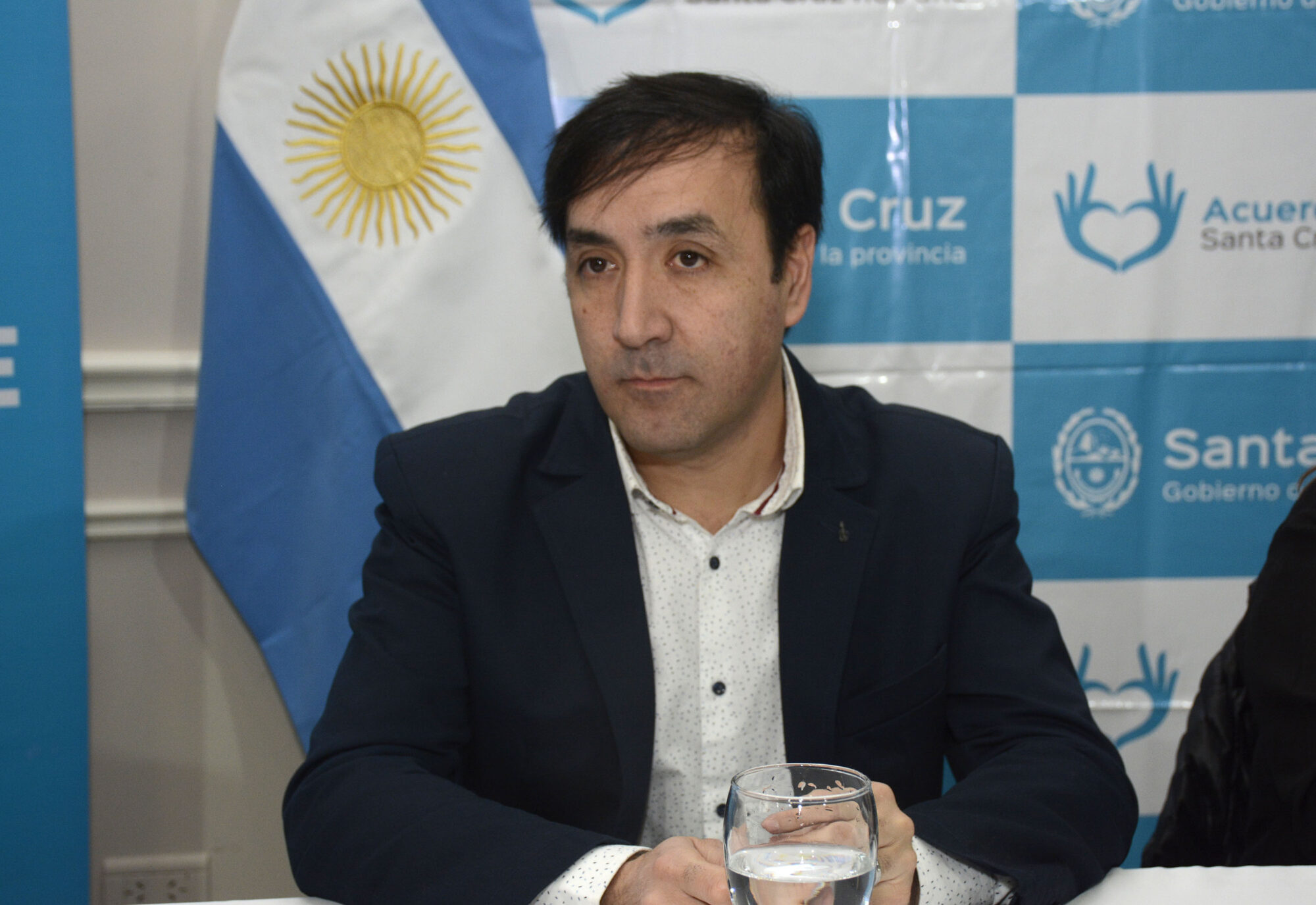 Insólito: Un intendente de Santa Cruz sortea un viaje para ver le mundial en Qatar, pero pone como condición sacarse fotos con políticos kirchneristas