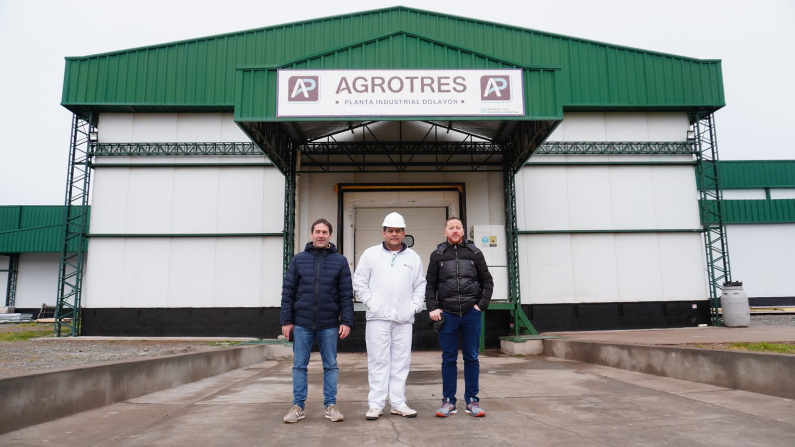 Luque en modo campaña: Agenda en Dolavon y Gaiman, encuentro con jóvenes y visita a un frigorífico con posibilidades de exportar