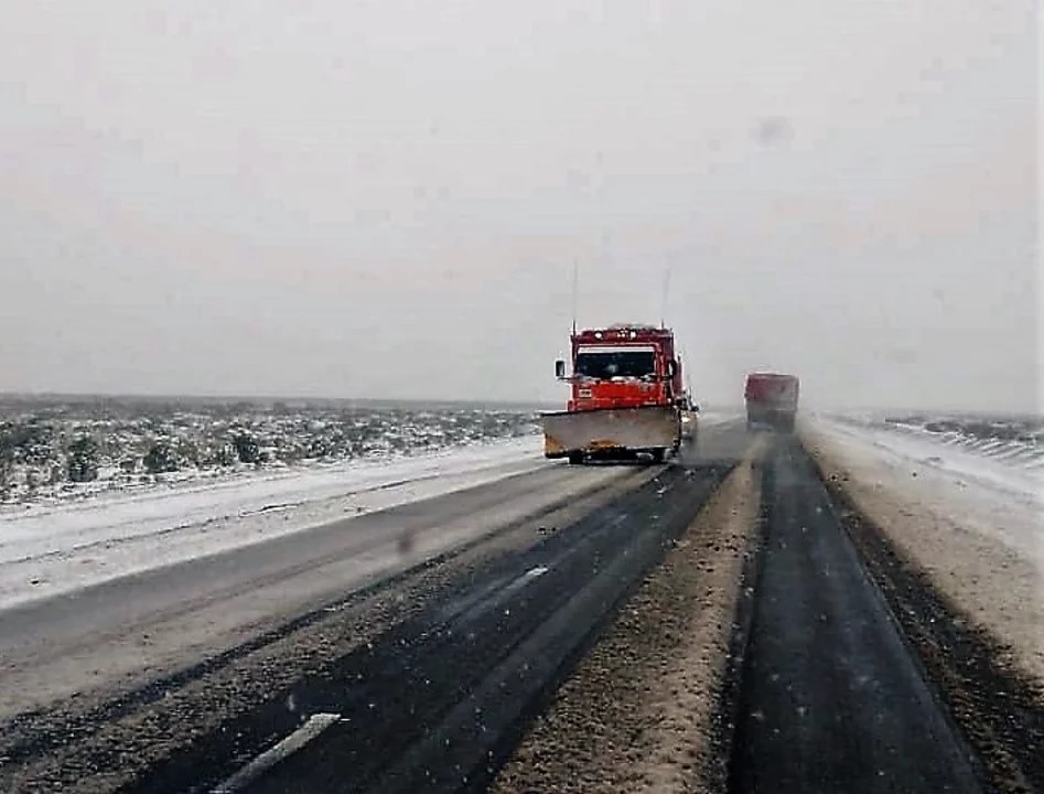 Rehabilitaron el tránsito en la ruta 3 en Comodoro Rivadavia tras el cierre nocturno por hielo