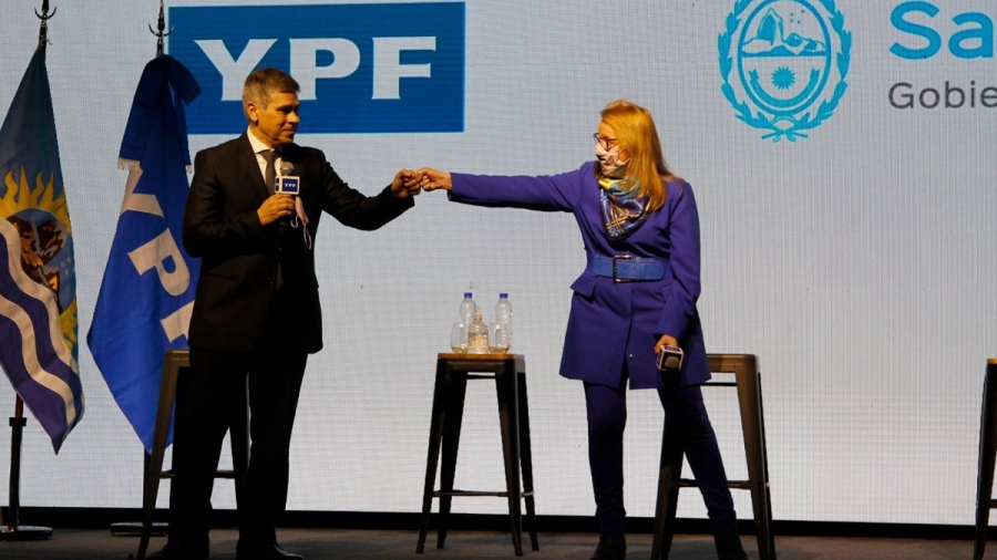 Después de seis años, YPF pagará una deuda a Santa Cruz de u$s 341 millones más un plus de 100 millones extras que se materializará a través de inversiones