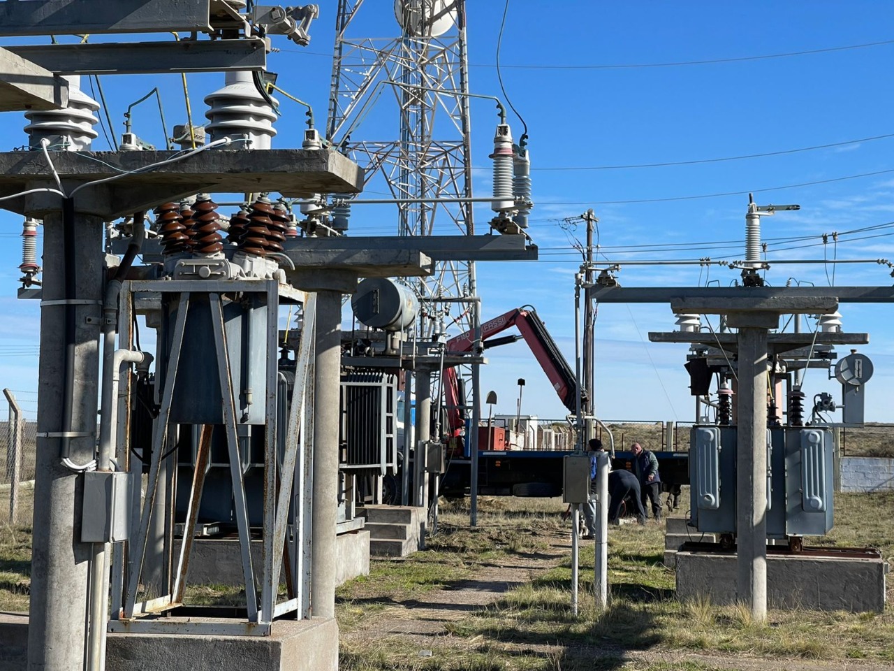 Continúan los trabajos de mantenimiento en el sistema eléctrico de Puerto Pirámides