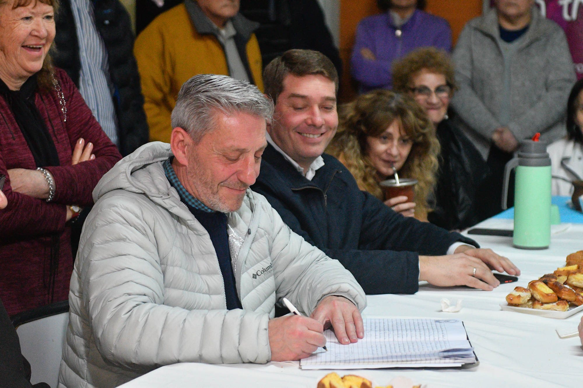 Arcioni visitó el Club de Amigos Adultos Mayores de Rawson y anunció la construcción de la sede propia