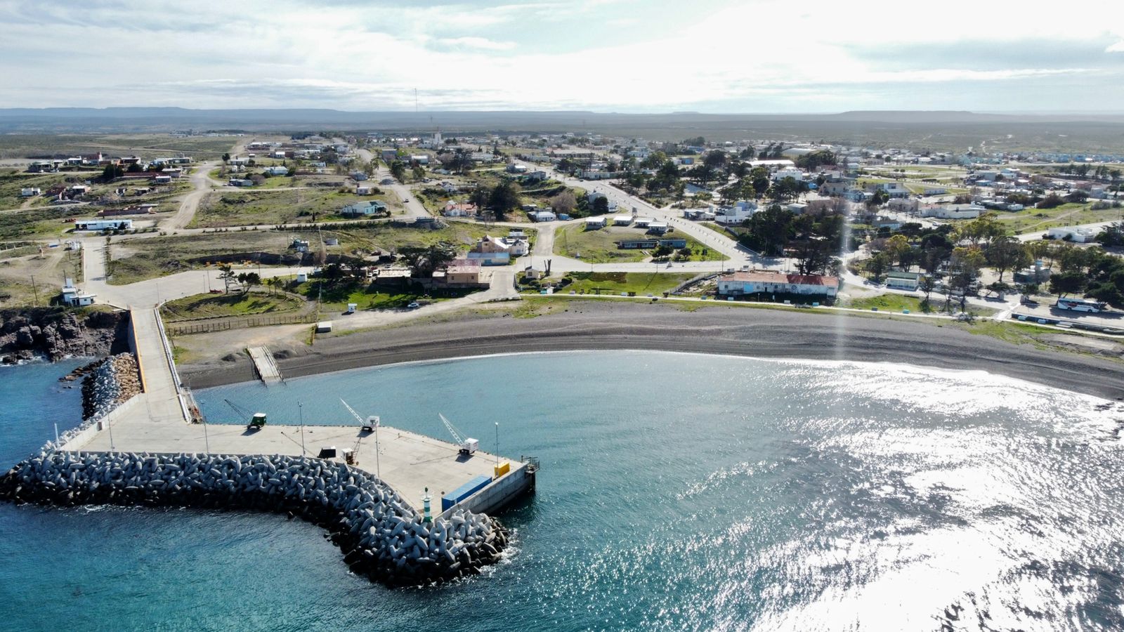 Vecinos de Camarones agradecieron la ejecución del Interconectado: “Vamos a crecer muchísimo en turismo y trabajo para la gente”