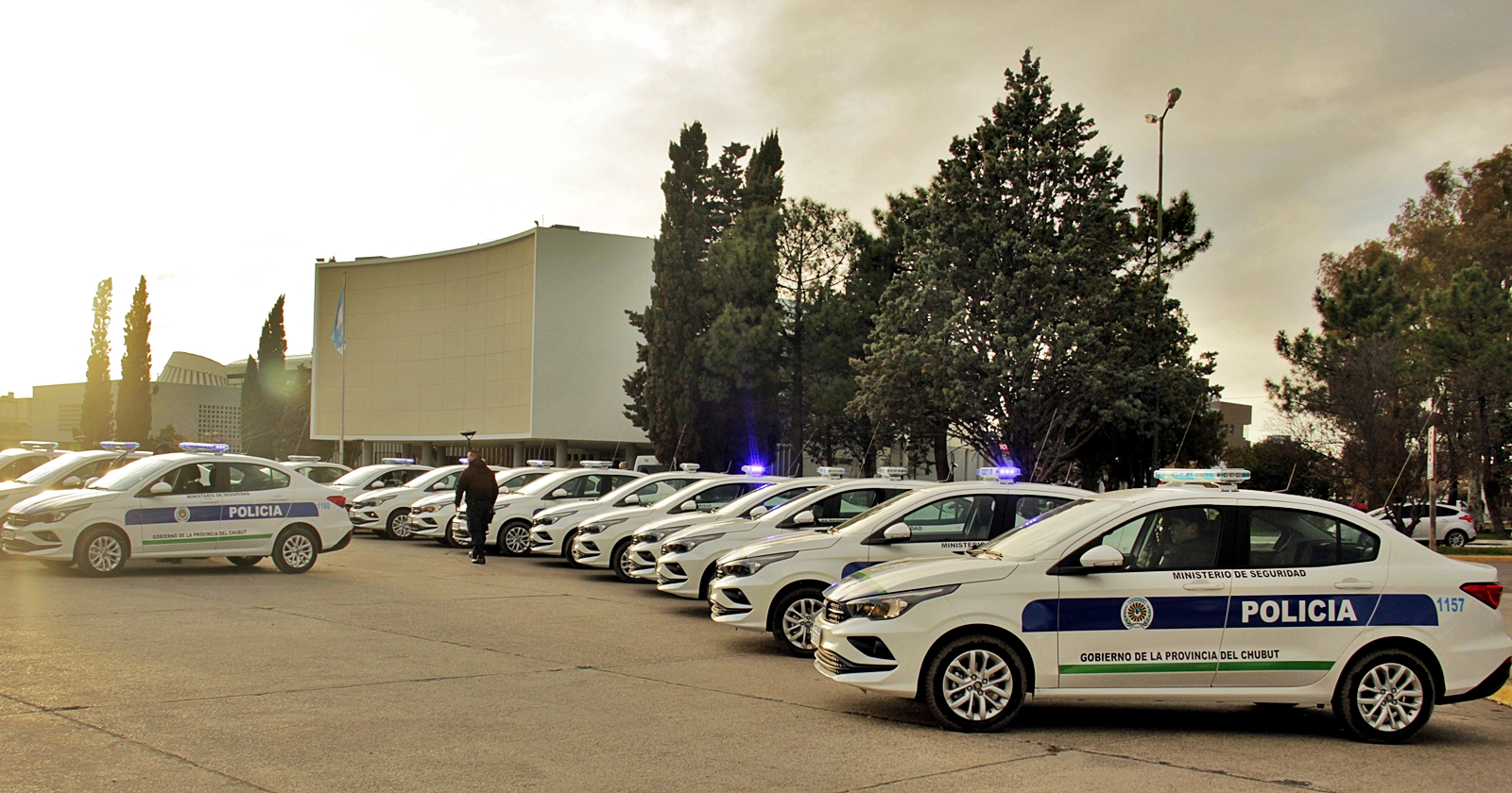 La Policía del Chubut recibió 15 nuevos vehículos para reforzar el patrullaje preventivo en todo el territorio provincial