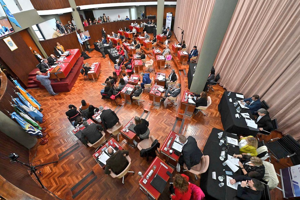 Comenzó en Chubut la 2ª Sesión del Parlamento Patagónico