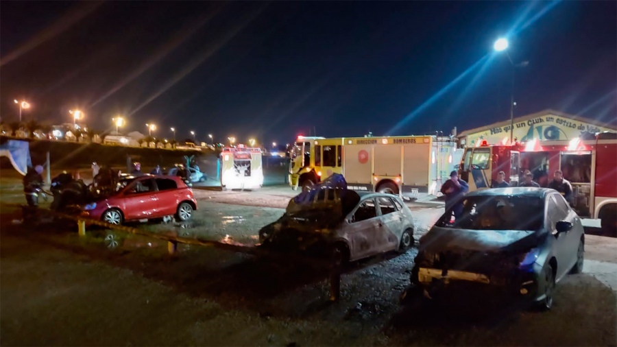 Queman cinco autos en el predio de Aldosivi tras la derrota con Godoy Cruz