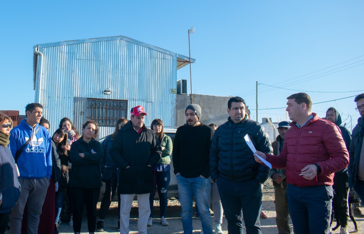 Biss explicó a los vecinos del Área 13 de sobre el proyecto que demandará una inversión de $ 145 millones para que el sector cuente con el servicio de gas
