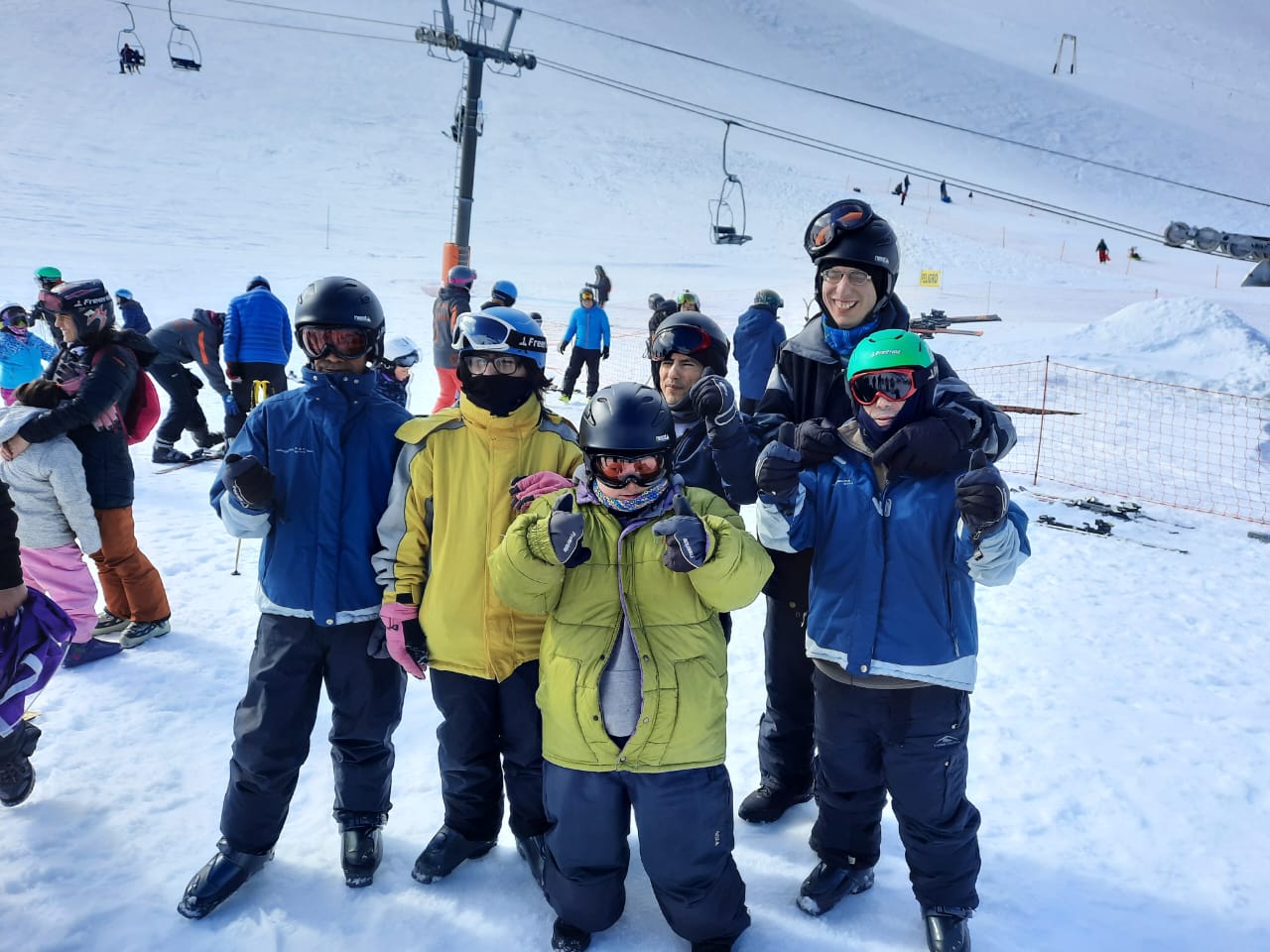 Esquel: Concurrentes del Centro de Día participaron del programa “Esquí sin Barreras”