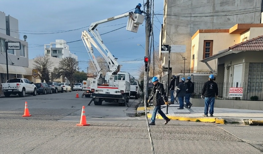 Madryn amplía las redes eléctricas en la zona centro