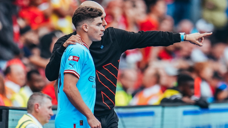 “Todo el mundo habla de Haaland, pero Julián Álvarez es un jugador excepcional”, afirmó Guardiola