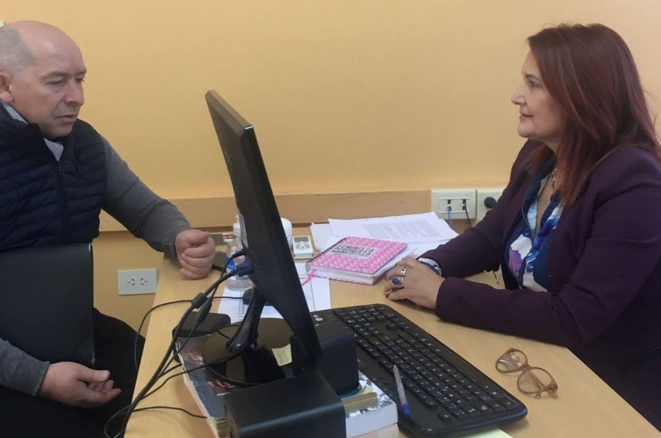 Simone profundiza presencia en territorio y entregó aporte a Telsen por el Plan Calor