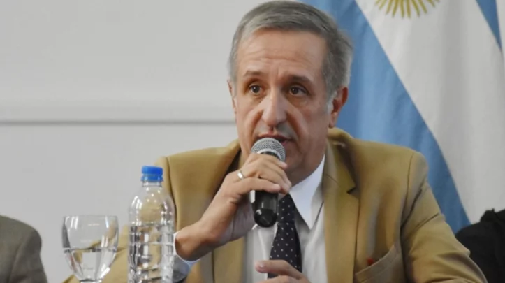 Antonena: “Voy a defender los ingresos de Chubut, por eso no vamos a prometer un aumento salarial que no se pueda pagar”