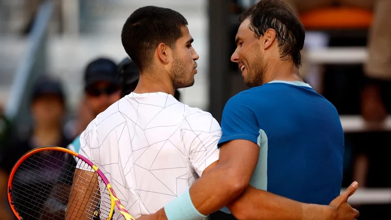 Rafa Nadal saludó a Carlos Alcaráz tras proclamarse como el número 1 más joven de la historia