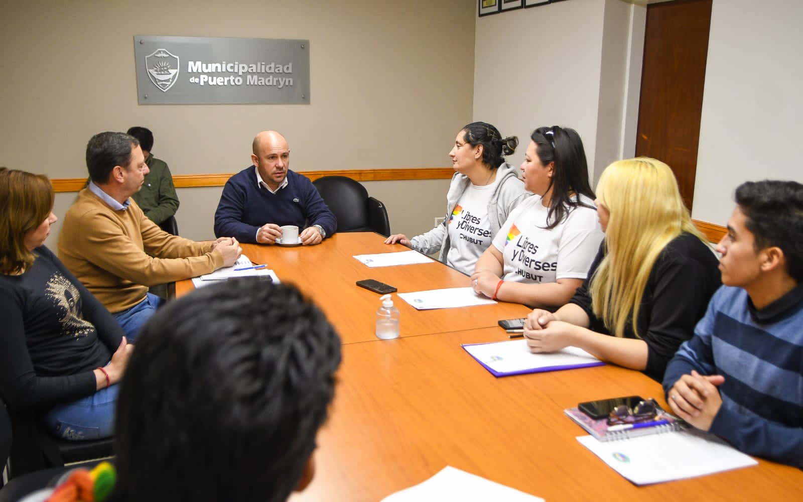Sastre se reunió con integrantes del colectivo LGBTIQ+ para avanzar en la organización de la marcha provincial