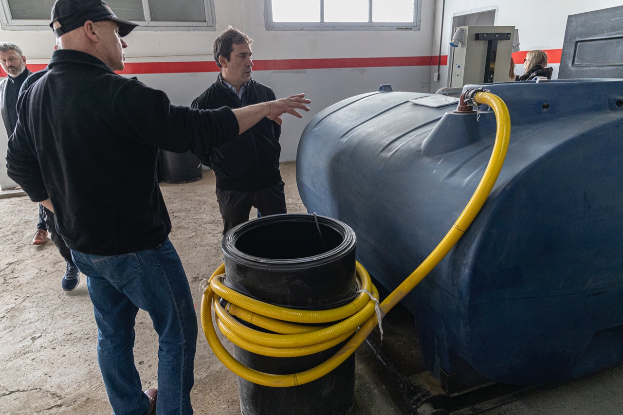 Luque visitó una empresa de biodigestores para apuntar al cuidado del ambiente y el reúso de agua