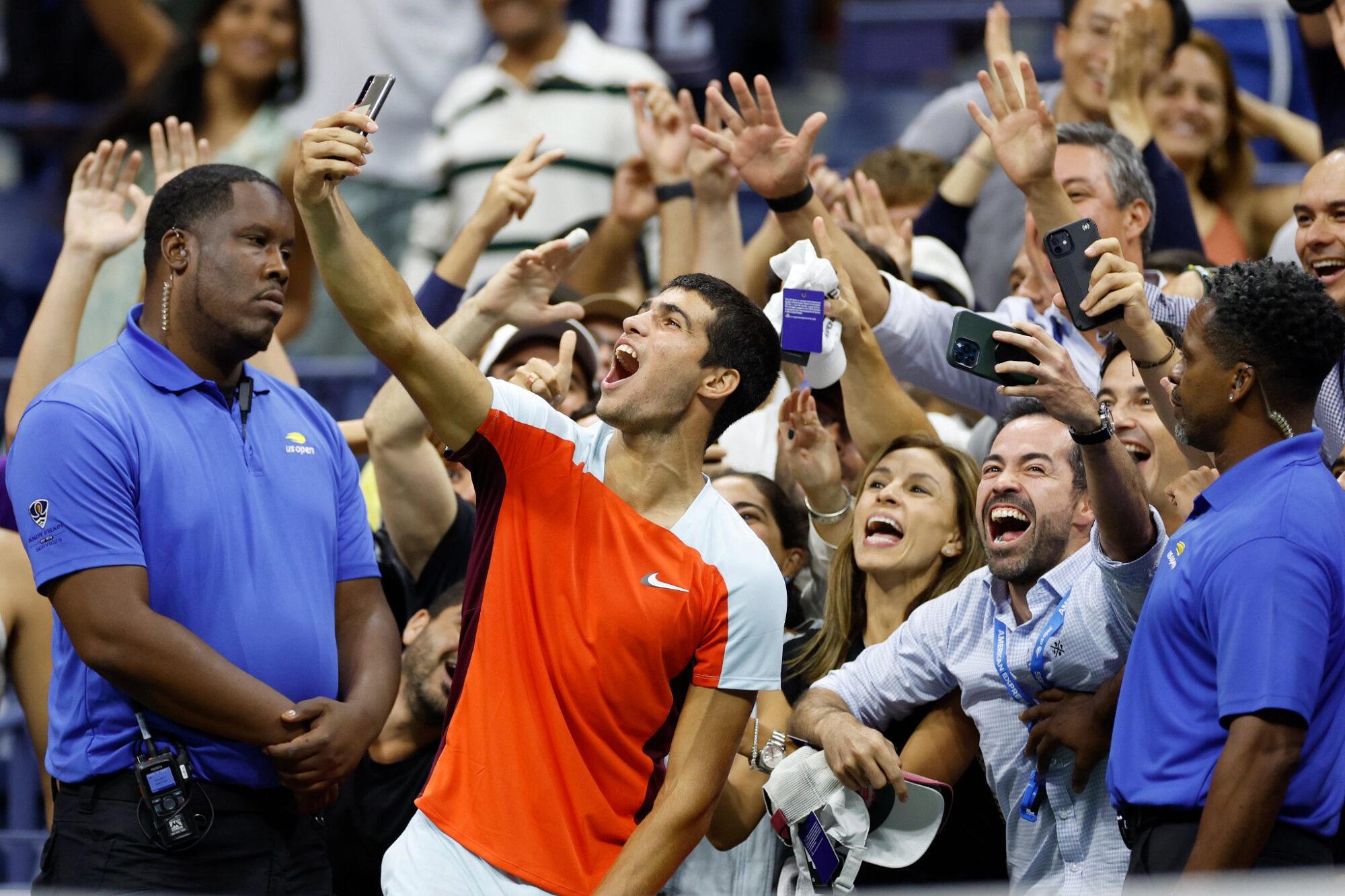 Alcaraz avanza en el US Open y quiere quedarse con el número uno del mundo