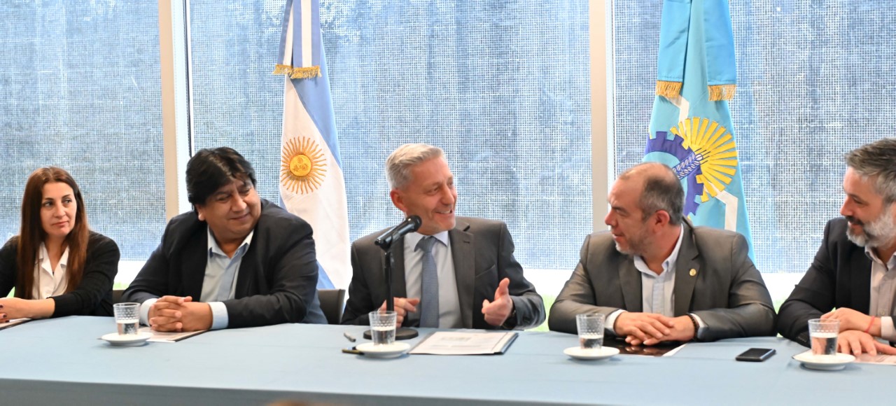 Arcioni licitó la ampliación de la Escuela N° 88 de José de San Martín: “Estamos trabajando para transformar lo que faltó por tantos años en infraestructura escolar”