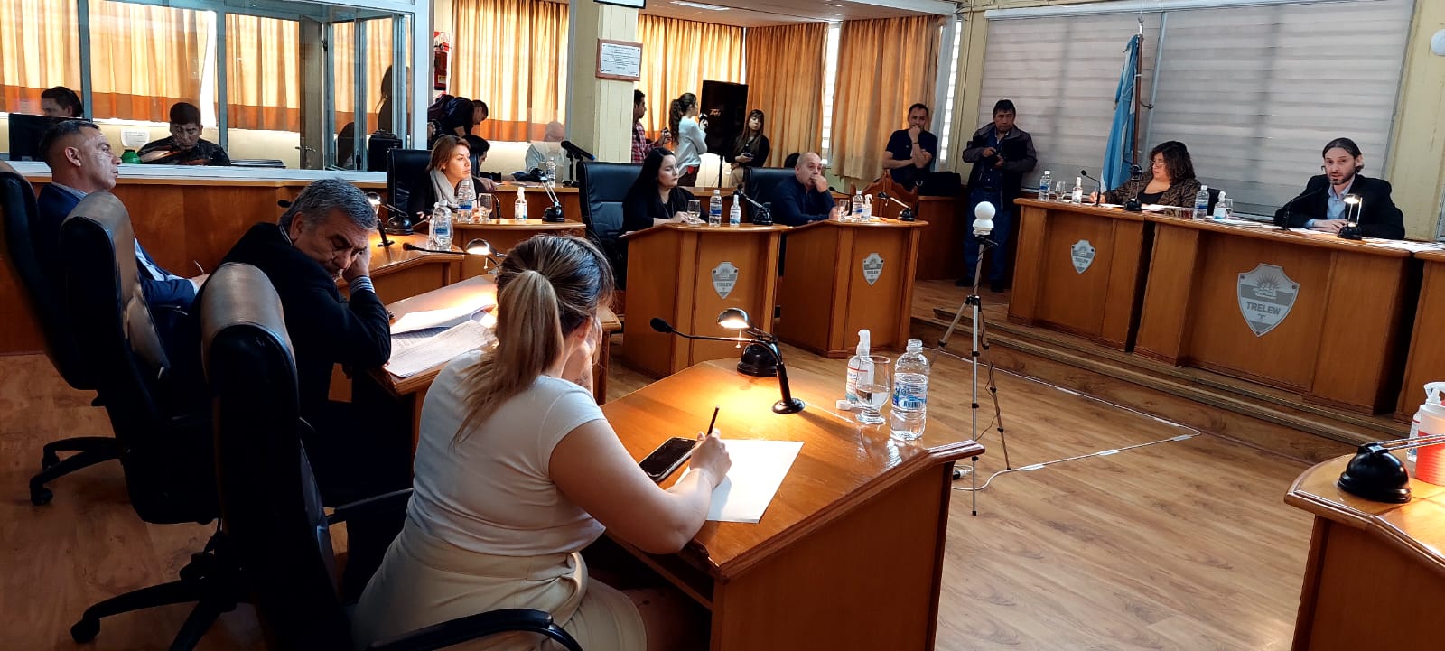 Con siete votos a favor, se aprobó el aumento de 1.300 millones del presupuesto de Trelew