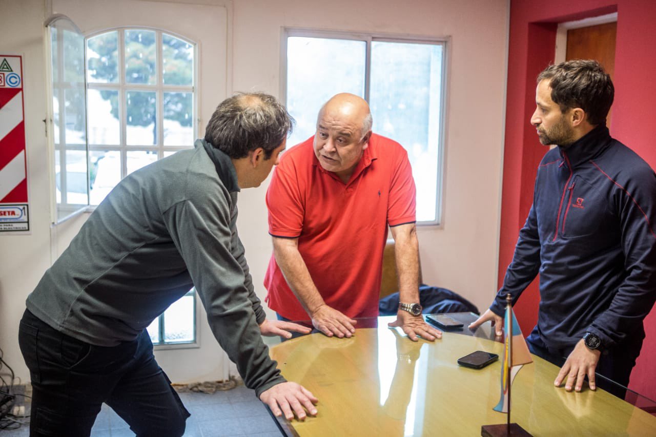 Gaitán tras las inundaciones en Comodoro: “Hay 250 personas trabajando en el operativo y asistiendo a diferentes vecinos y familias”