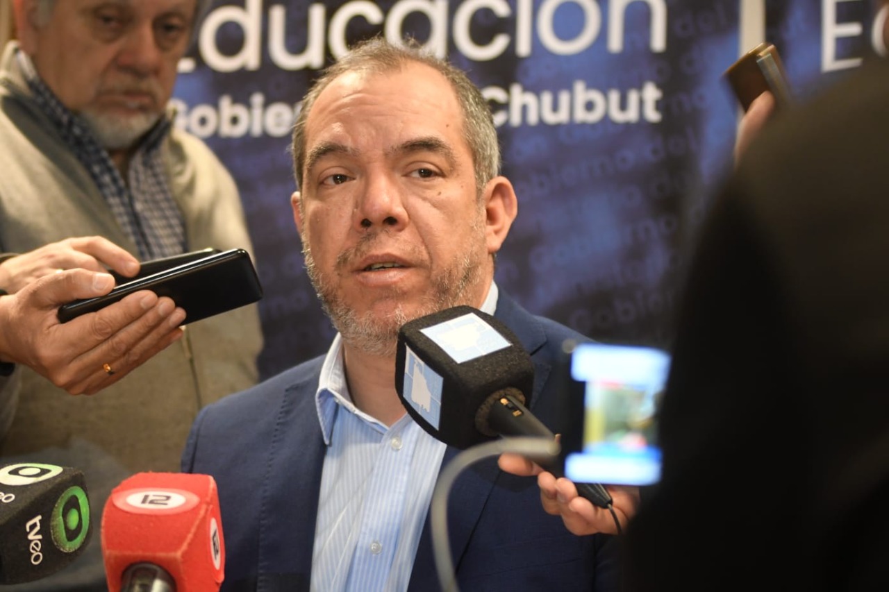 Grazzini ratificó la extensión horaria en escuelas de Chubut