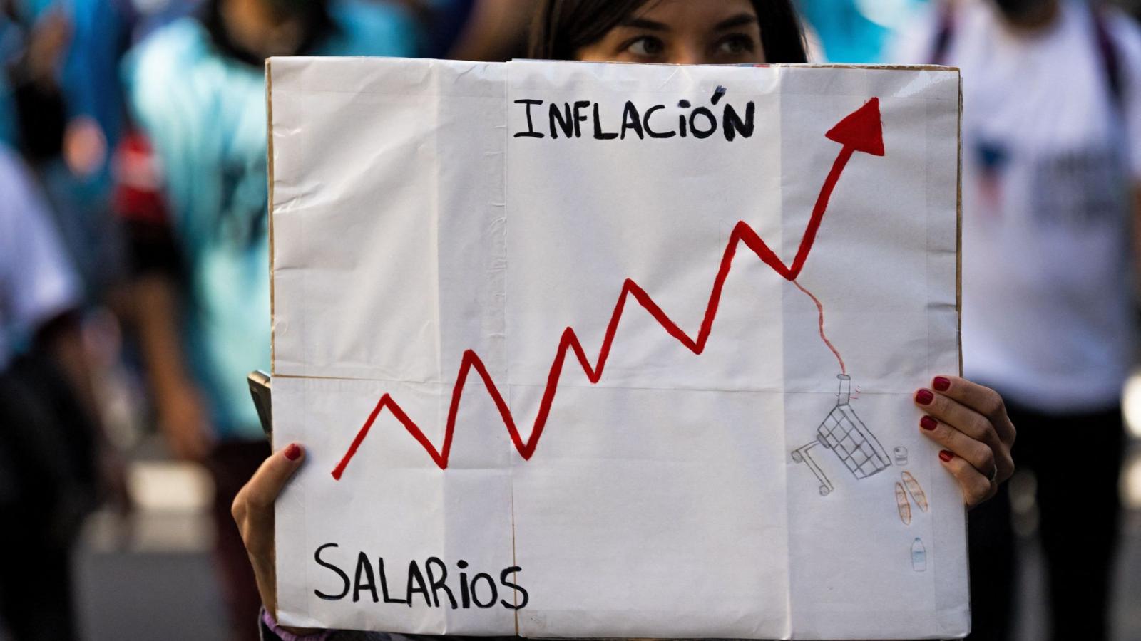 Un informe que publica el Banco Central sostiene que la inflación va a cerrar el año en un 90%