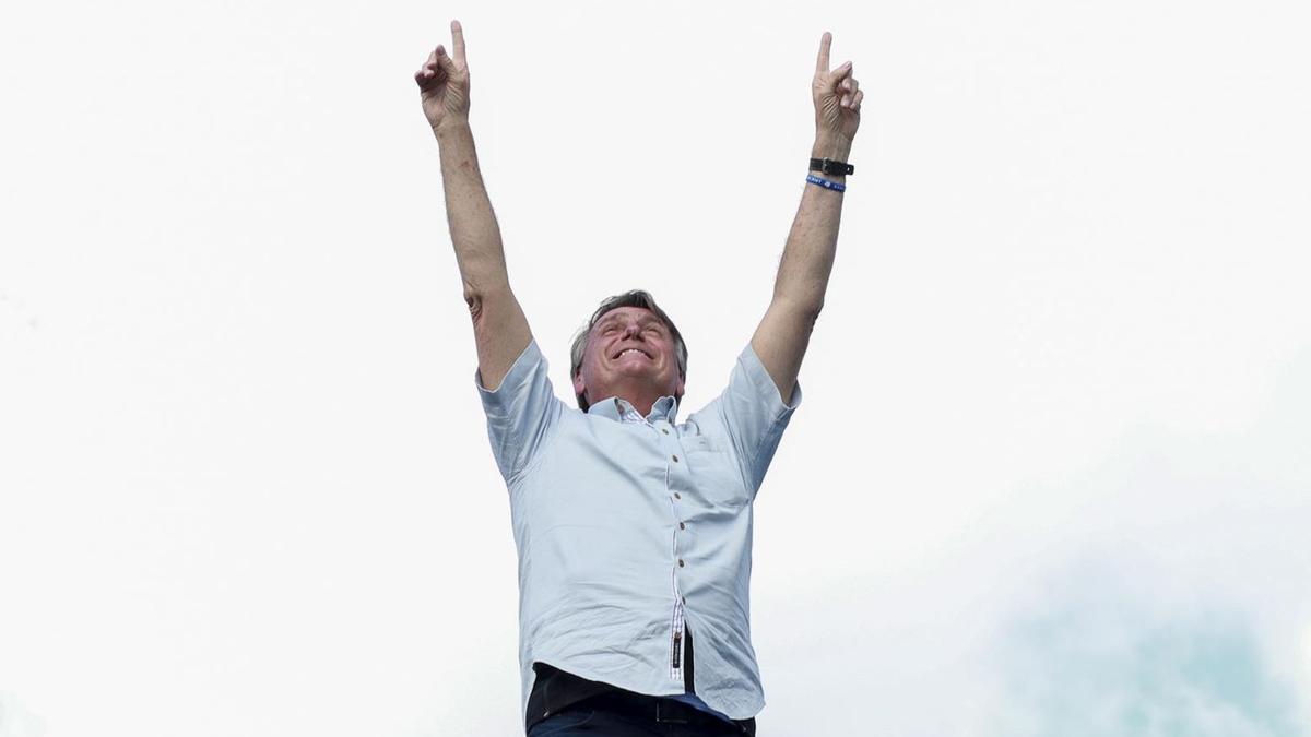 Bolsonaro no cree en las encuestas y dice que Lula irá al “tacho de basura de la historia”