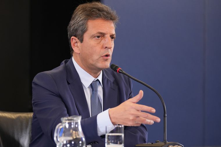 Massa afirmó que es “prioridad” que cada dólar disponible vaya a la producción