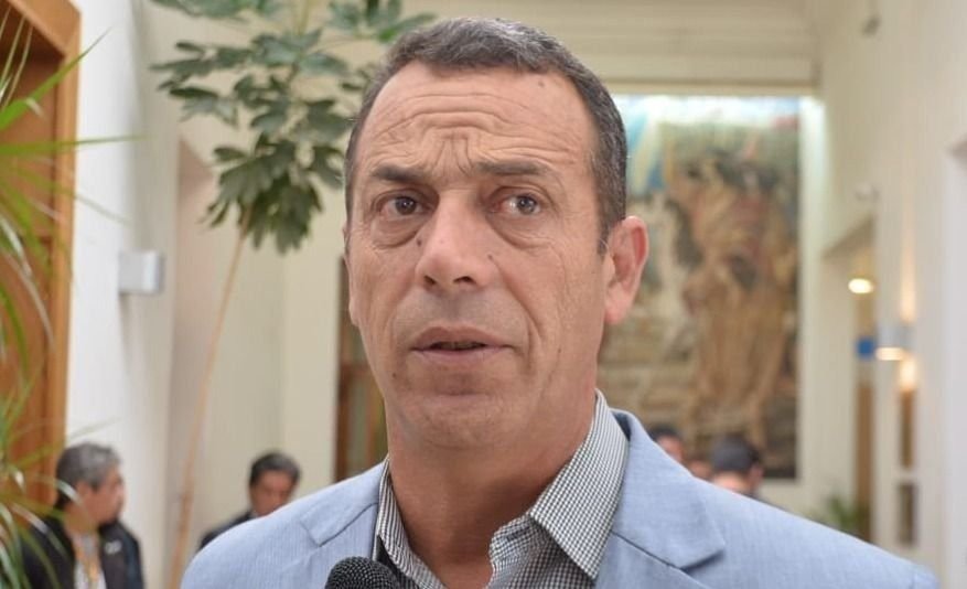 Castillo contra Coliñir: “Hace menos de un año lo llevamos en la boleta y ahora habla mal de Adrián Maderna”