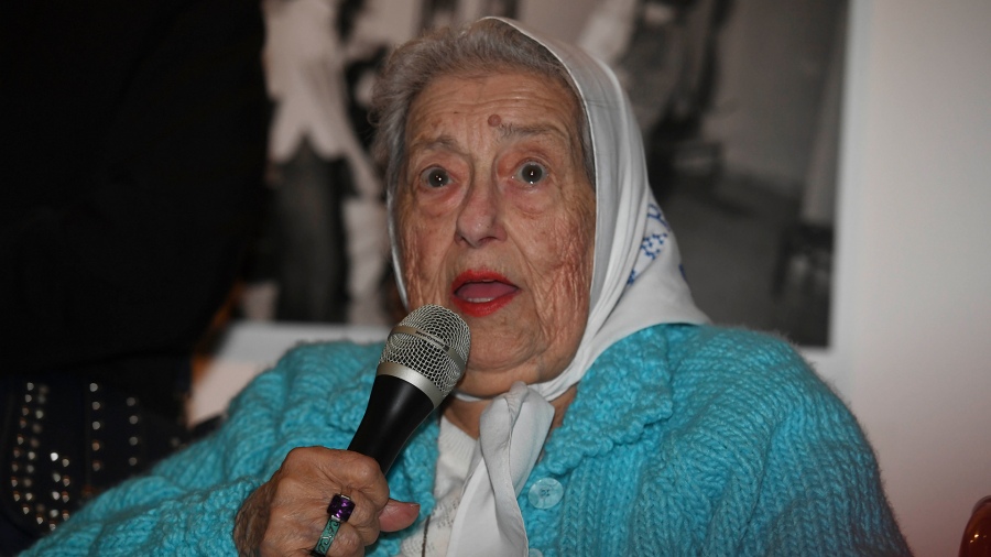 Hebe de Bonafini fue internada en La Plata para hacerse estudios