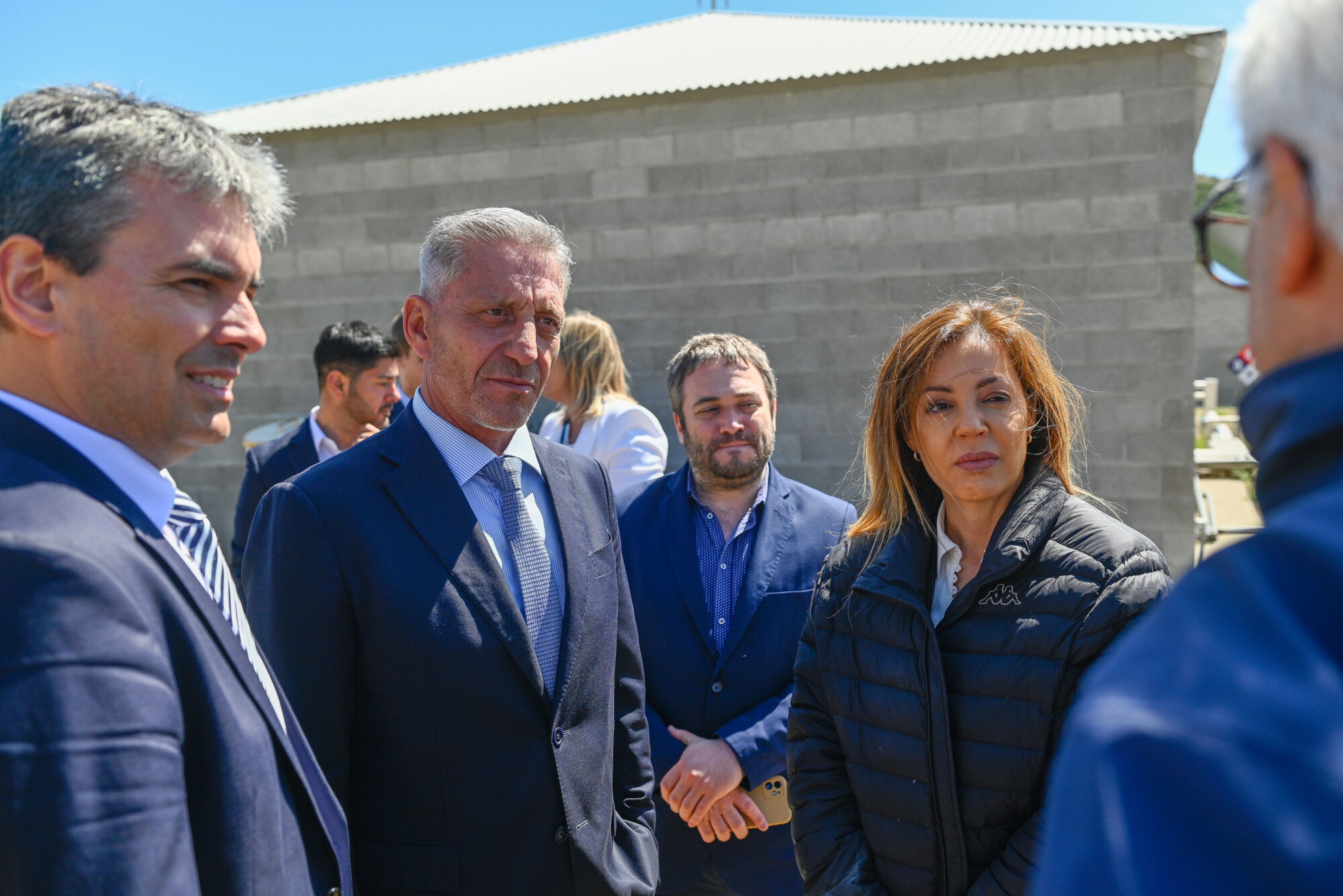 Arcioni y Royón visitaron la Planta Piloto de Hidrógeno de la empresa Hychico