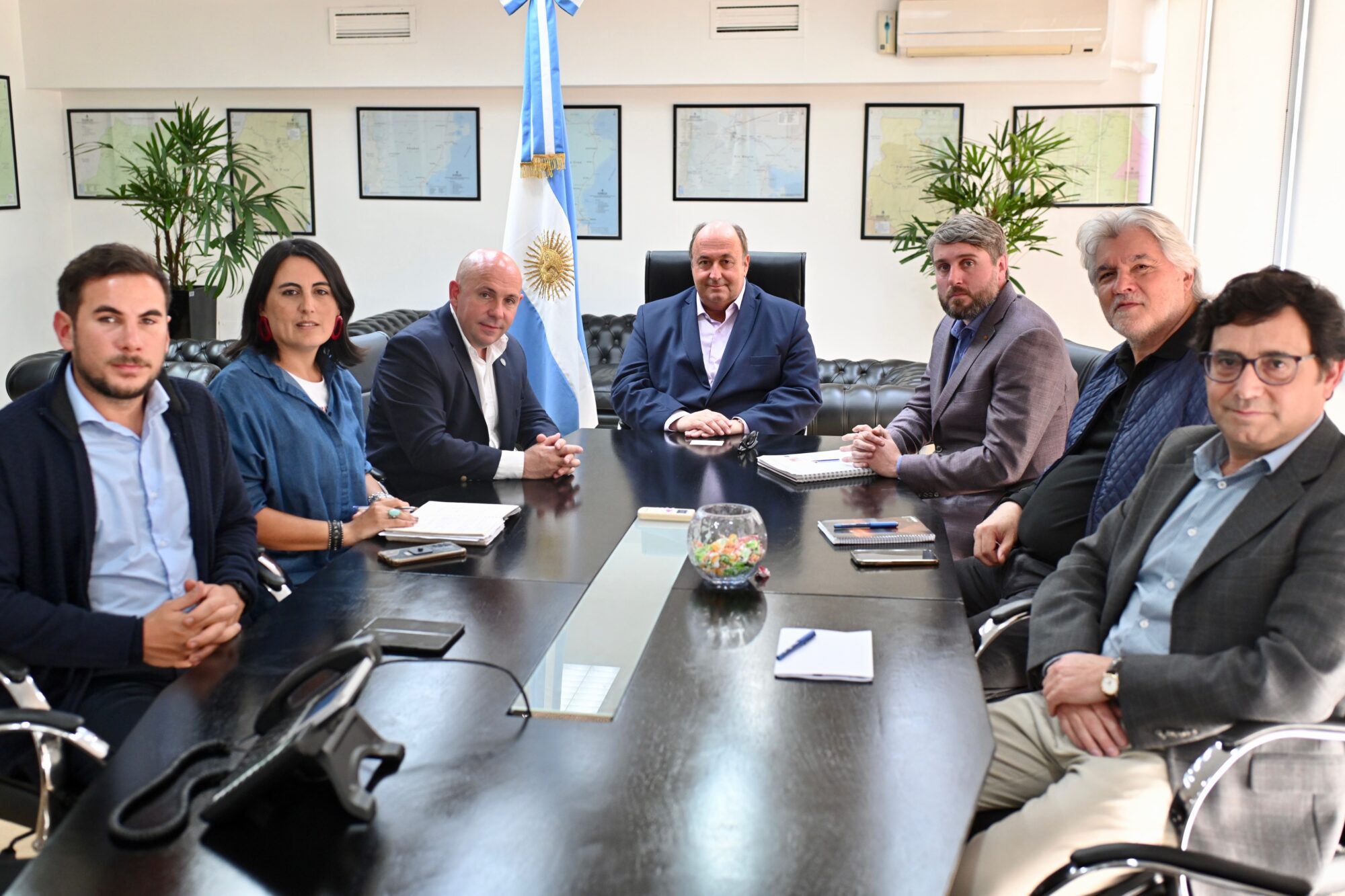 Sastre gestionó nuevas redes de gas para distintos barrios de Madryn y beneficios para instituciones de la ciudad