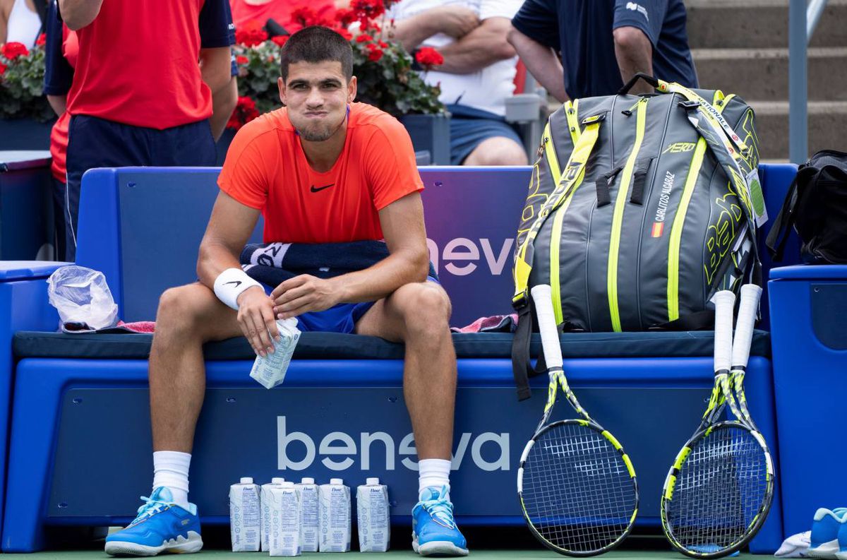 Alcaraz debutó como número uno del tenis con una derrota en Kazajistán