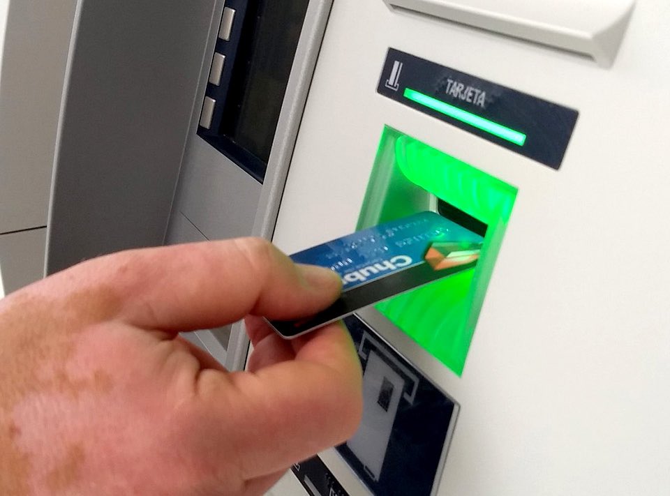 Chubut: Los empleados públicos y jubilados ya tienen depositado los haberes en el Banco