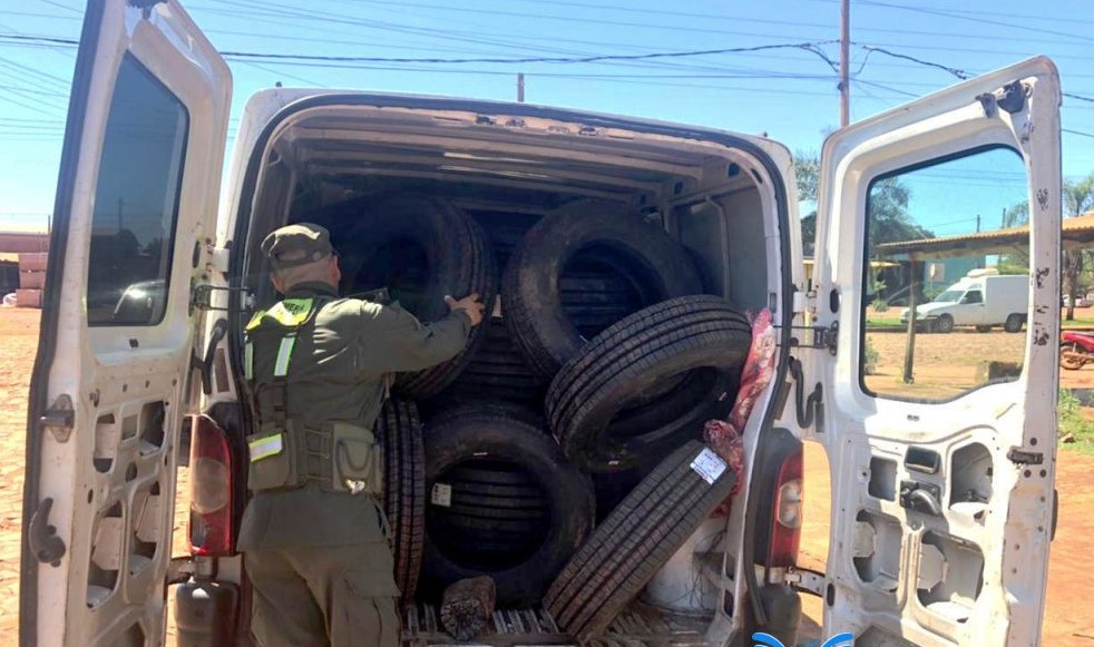 Transportaba 27 neumáticos de contrabando a bordo de una camioneta