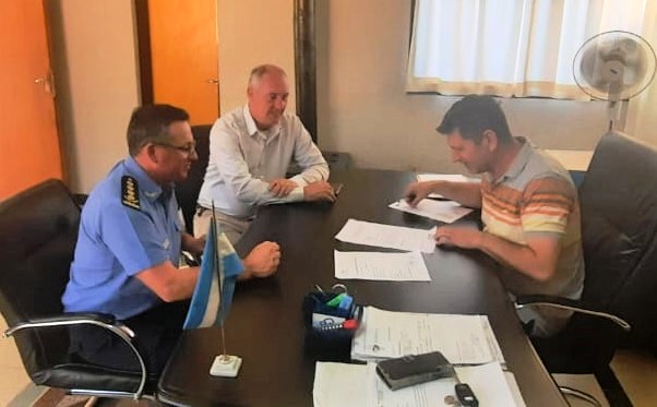 Castro supervisó los trabajos de reparación y mejora en la Comisaría de Gualjaina