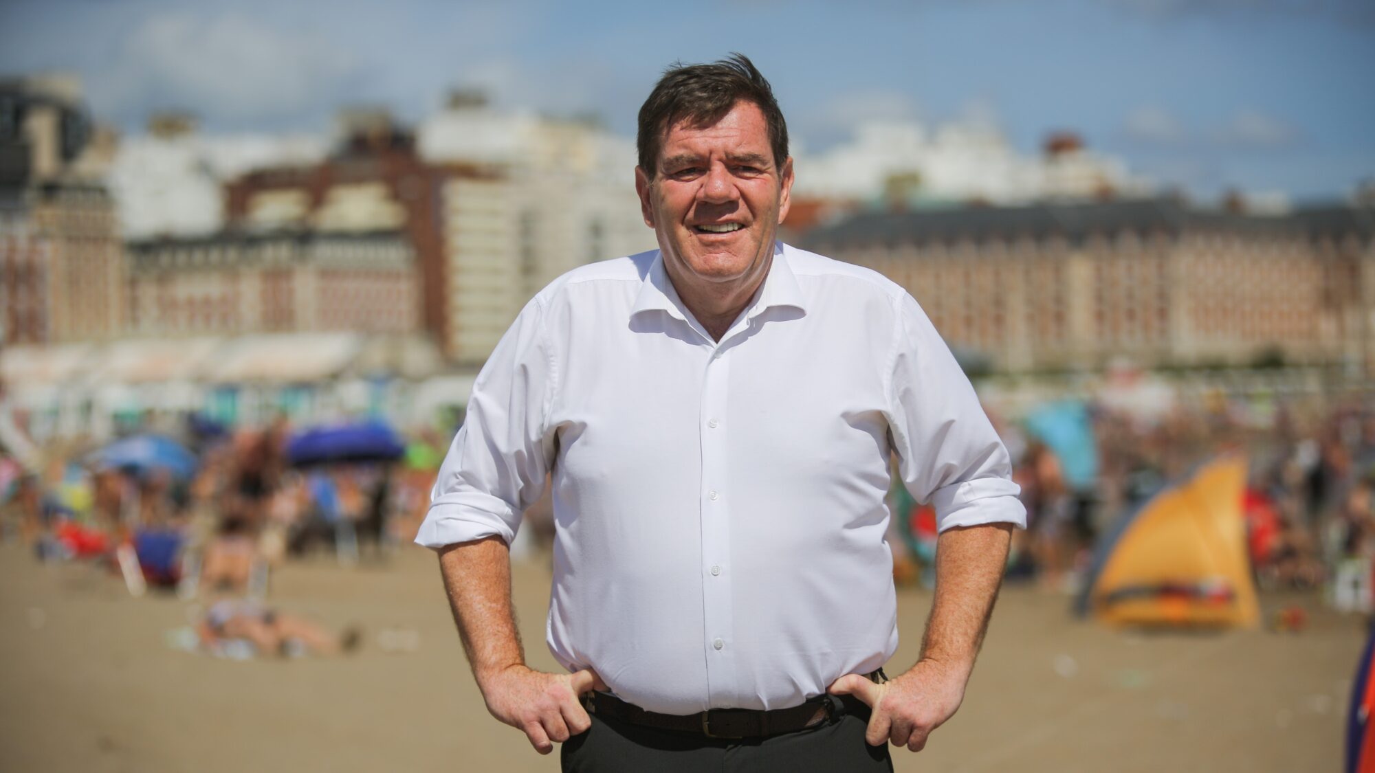 Un intendente decidió bajarse un 30% su sueldo y un 20% el de su gabinete como parte de un “plan de austeridad”