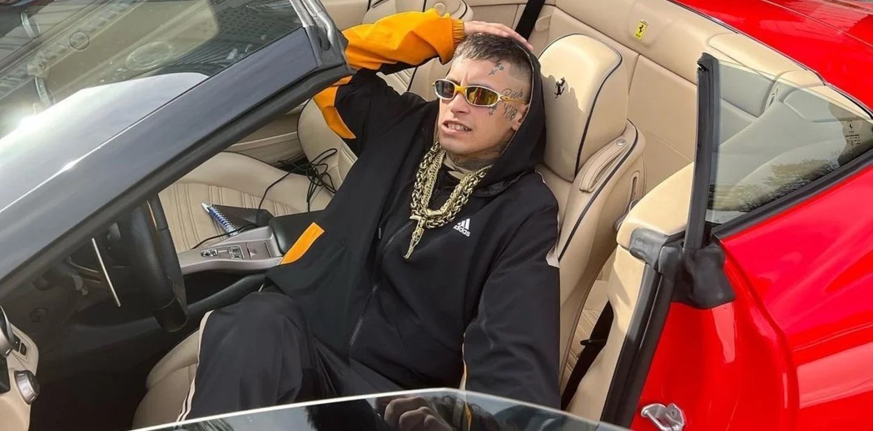 El multimillonario garaje de L-Gante: Una limusina, un Audi TT, un Mercedes Benz, una Toyota SW 4, un BMW y un Porsche entre su colección