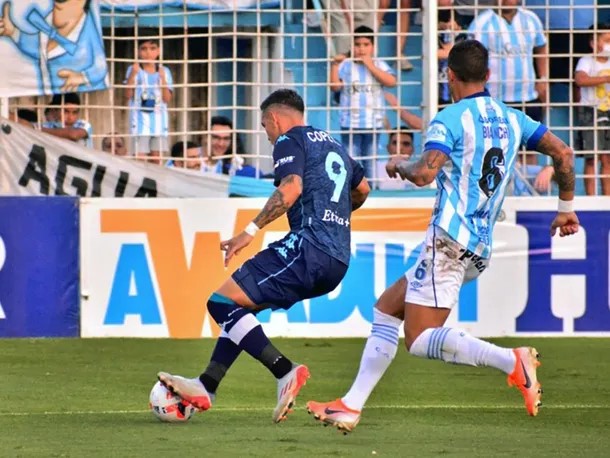 Racing y Atlético Tucumán protagonizarán hoy un duelo clave para la definición del torneo